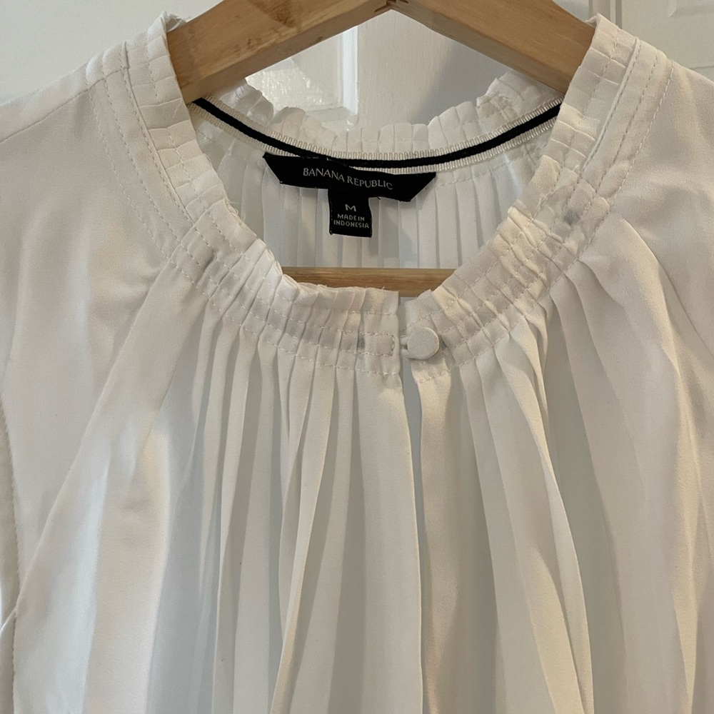 Banana Republic Sleeveless Blouse